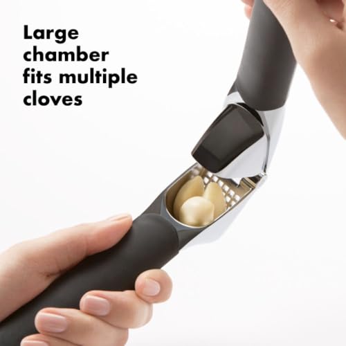 OXO Good Grips Garlic Press, Easy to squeeze & Self Cleaning Tool, Black