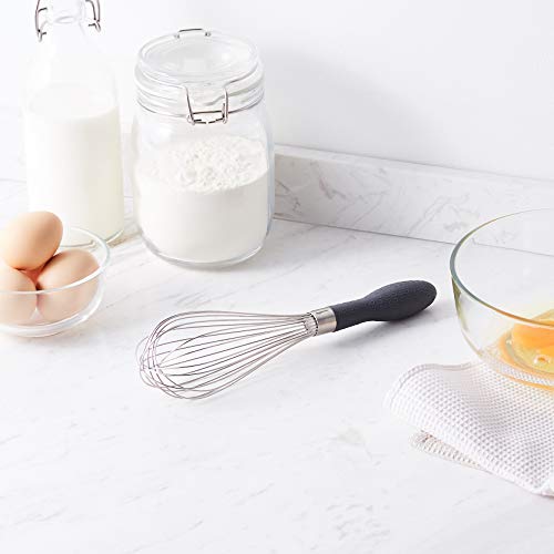 Amazon Basics Stainless Steel Wire Whisk Set for Cooking, Different Sizes, Easy to Hold Ergonomic Handle, 3 Piece, Black/Silver