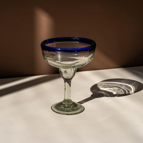 Recreado Cobalt Blue Rim Margarita Glasses Set of 4 – Hand Blown Mexican Glassware – 14 oz Recycled Glass Margarita Glass – Hand blown Mexican Drinking Glasses for Cocktails & Tequila
